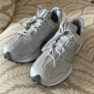 New Balance silver/ gray sneakers size US 7